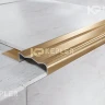 Порог угловой для защиты ступеней из нержавеющей стали шириной 35 мм  FCGR 8 золото сатинированное 2,7 м (Kepler Profiles)
